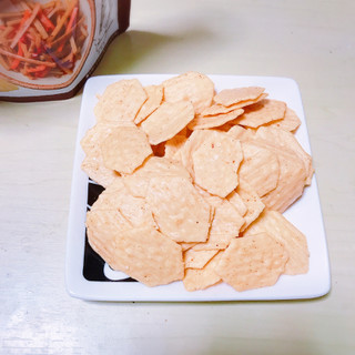 「亀田製菓 お米とごぼうのノンフライチップス 袋23g」のクチコミ画像 by レビュアーさん