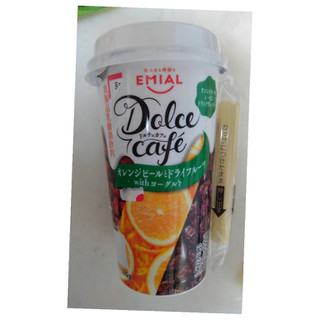 「EMIAL Dolce cafe オレンジピールとドライフルーツwithヨーグルト カップ180g」のクチコミ画像 by レビュアーさん