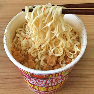 「日清食品 カップヌードル スモーキーチリしょうゆ味 カップ77g」のクチコミ画像 by もみぃさん