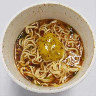 「エースコック マサカのウマサ 中華風あんかけ醤油ラーメン×粒マスタード入れてみた カップ96g」のクチコミ画像 by レビュアーさん