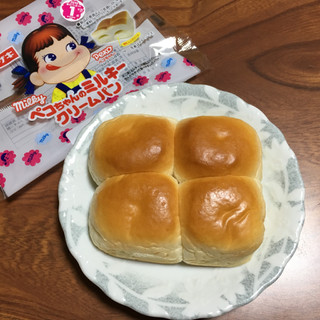 「ヤマザキ ペコちゃんのミルキークリームパン 袋1個」のクチコミ画像 by レビュアーさん