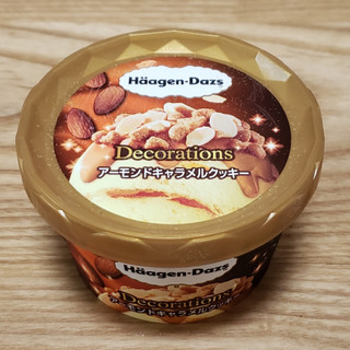 「ハーゲンダッツ デコレーションズ アーモンドキャラメルクッキー カップ88ml」のクチコミ画像 by みにぃ321321さん