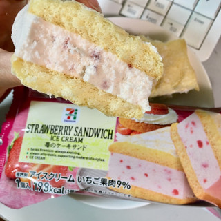 「セブンプレミアム 苺のケーキサンド 袋1個」のクチコミ画像 by green_appleさん