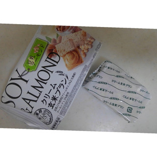 「アサヒ クリーム玄米ブラン 豆乳アーモンド 袋2枚×2」のクチコミ画像 by レビュアーさん