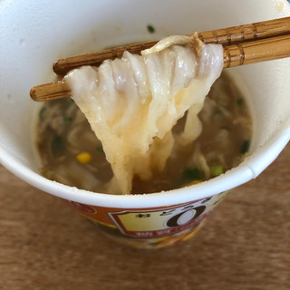 「アサヒ おどろき麺0 コク旨味噌バター麺 カップ14.9g」のクチコミ画像 by ヘルシーさん