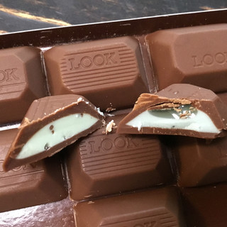 「不二家 ルック2 チョコミント食べくらべ 箱12粒」のクチコミ画像 by Qタロウさん