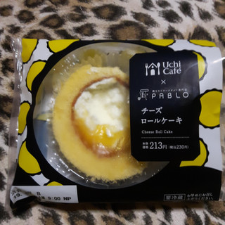 「ローソン Uchi Cafe’ SWEETS×PABLO チーズロールケーキ」のクチコミ画像 by gonzaさん