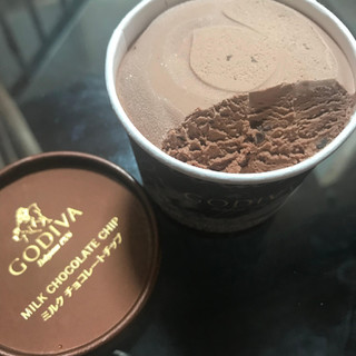 「ゴディバ カップアイス ミルク チョコレートチップ カップ125ml」のクチコミ画像 by __Rさん