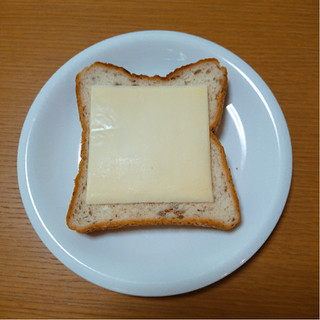 「トップバリュ セレクト そのままでおいしい スライスチーズ 袋7枚」のクチコミ画像 by レビュアーさん