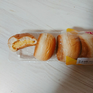 「ヤマザキ 薄皮 スイートポテトクリームパン 袋5個」のクチコミ画像 by ぺりちゃんさん