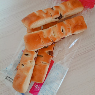 「リョーユーパン 甘納豆スティック 袋4個」のクチコミ画像 by ぺりちゃんさん