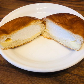 「神戸屋 ホイップクリームパン 袋1個」のクチコミ画像 by Memoさん