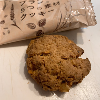 「正栄デリシィ ブランと5つの素材クッキー 袋114g」のクチコミ画像 by fish moonさん