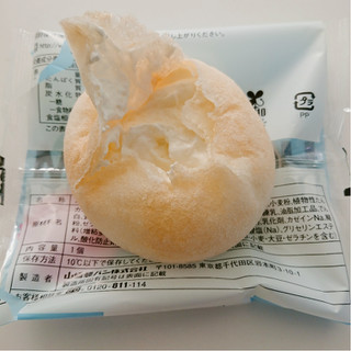 「ローソン Uchi Cafe’ SWEETS ホボクリム ほぼほぼクリームのシュー」のクチコミ画像 by ぺりちゃんさん