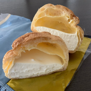 「モンテール 小さな洋菓子店 濃厚チーズシュークリーム 袋1個」のクチコミ画像 by すずしろさん