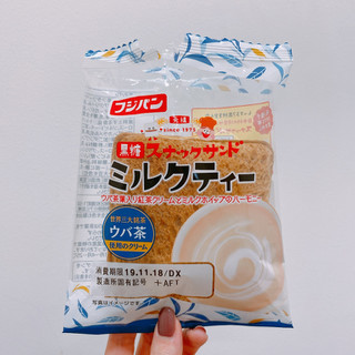 「フジパン 黒糖スナックサンド ミルクティー 袋2個」のクチコミ画像 by numero13さん