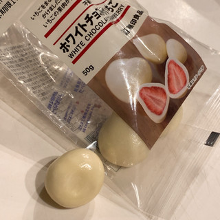 「無印良品 不揃い ホワイトチョコがけいちご 袋50g」のクチコミ画像 by fish moonさん