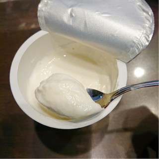 「明治 THE GREEK YOGURT はちみつ入り 東京2020応援パッケージ カップ100g」のクチコミ画像 by ぺりちゃんさん