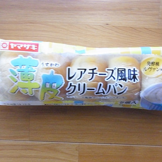 「ヤマザキ 薄皮 レアチーズ風味クリームパン 袋5個」のクチコミ画像 by emaさん