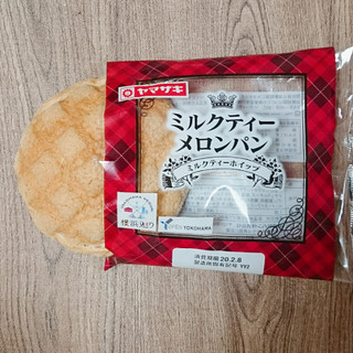 「ヤマザキ ミルクティーメロンパン ミルクティーホイップ 袋1個」のクチコミ画像 by Bellさん