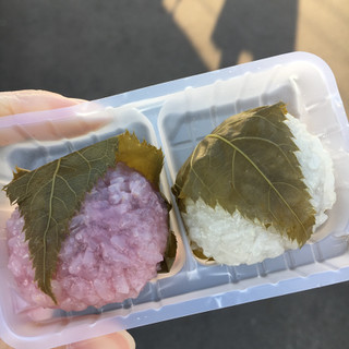 「ローソン 桜餅 こしあん 2個」のクチコミ画像 by まえ子んさん