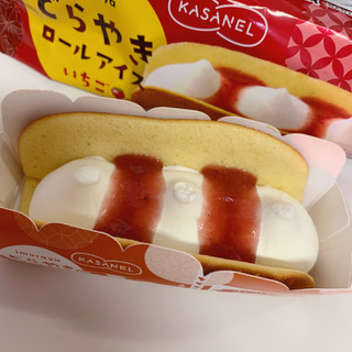 「井村屋 KASANEL どらやきロールアイス いちご 袋62ml」のクチコミ画像 by ぷて1103さん