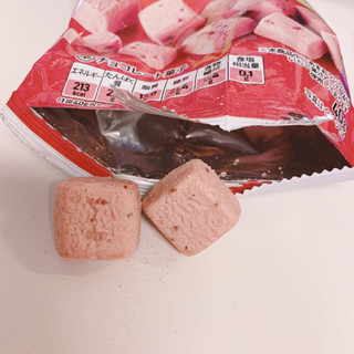 「セブンプレミアム ひとくち焼きショコラ あまおう苺 袋40g」のクチコミ画像 by ぷて1103さん