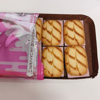 「ブルボン ブランチュール ミニチョコレート さくら風味 箱12個」のクチコミ画像 by ぷて1103さん