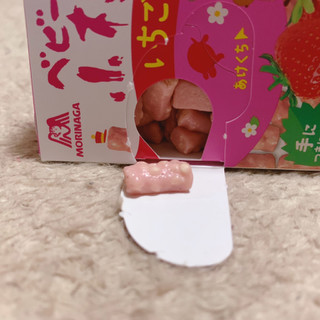 「森永製菓 ベビー小枝 いちご味 箱32g」のクチコミ画像 by ぷて1103さん