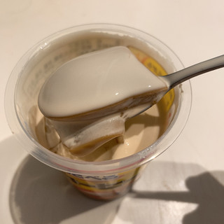 「雪印メグミルク たべる雪印コーヒー カップ180g」のクチコミ画像 by fish moonさん