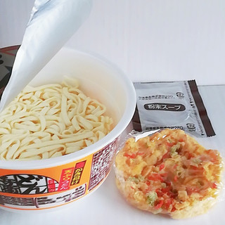 「日清食品 日清のどん兵衛 かき揚げ天ぷらうどん カップ97g」のクチコミ画像 by ミヌゥさん