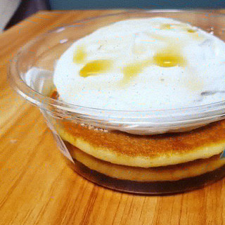 「ヤマザキ メープルパンケーキ ココナッツクリーム仕立て カップ1個」のクチコミ画像 by micorazonさん