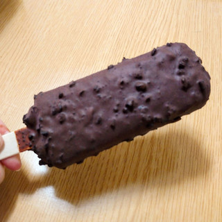 「レディーボーデン クッキークランチチョコレートバー 箱90ml」のクチコミ画像 by とびこさん
