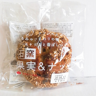「タカキベーカリー 石窯 果実＆ナッツ 袋1個」のクチコミ画像 by ミヌゥさん