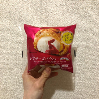 「ヤマザキ レアチーズパイシュー ストロベリー 袋1個」のクチコミ画像 by むチャさん