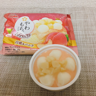 「井村屋 やわもちアイス Fruits 白桃＆バニラ 袋100ml」のクチコミ画像 by チョコアンドさん