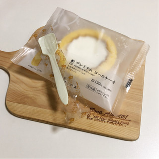 「ローソン Uchi Cafe’ SWEETS プレミアムロールケーキ」のクチコミ画像 by ヘルシーさん