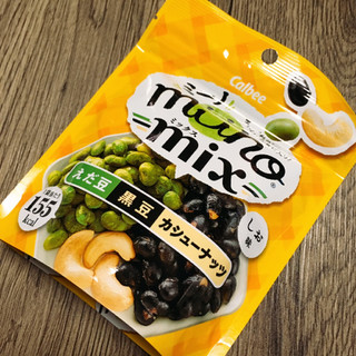 「カルビー miino mix えだ豆黒豆カシューナッツしお味 袋27g」のクチコミ画像 by しゃみ子さん