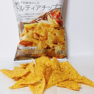 「トップバリュ グリーンアイ Free From 塩だけで味付けしたトルティアチップス 袋65g」のクチコミ画像 by ミヌゥさん