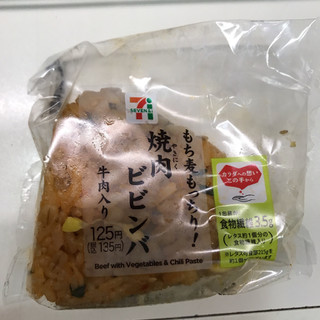 「セブン-イレブン もち麦もっちり！牛焼肉ビビンバおむすび」のクチコミ画像 by ももっち0511さん