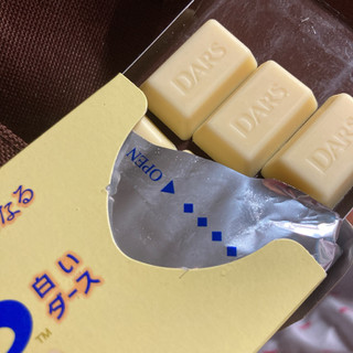 「森永製菓 白いダース 箱12粒」のクチコミ画像 by もぐミさん