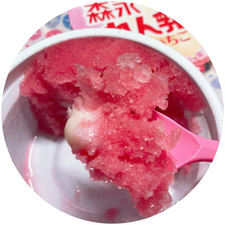 「森永 れん乳氷 いちご カップ160ml」のクチコミ画像 by もぐミさん