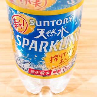 「サントリー 天然水 スパークリング レモン ペット500ml」のクチコミ画像 by ミヌゥさん