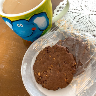 「ステラおばさんのクッキー ダブルチョコナッツ 袋1枚」のクチコミ画像 by ボスレーさん