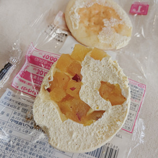 「ヤマザキ クリームたっぷり生どら焼 さつまいも入りスイートポテト風味クリーム 袋1個」のクチコミ画像 by ぺりちゃんさん