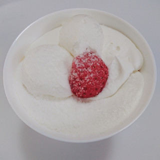 「ローソン CUPKE とろけるクリームの苺ショート」のクチコミ画像 by ぺりちゃんさん