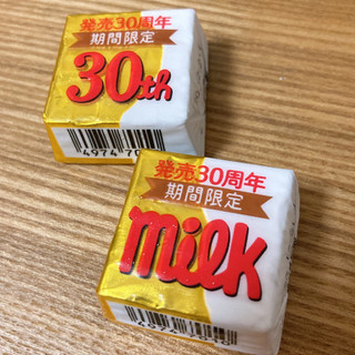 「チロル チロルチョコ クリーミーミルク 1個」のクチコミ画像 by もぐミさん