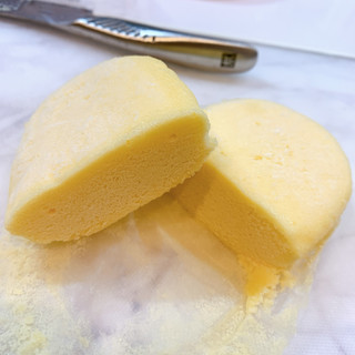 「カルディ 北海道産マスカルポーネで作った極チーズ蒸しパン 袋1個」のクチコミ画像 by あべはなさん