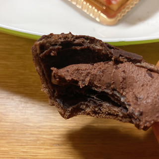 「ローソン チョコ2シュー 焼チョコ生チョコシュー」のクチコミ画像 by もぐミさん