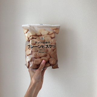 「セブンプレミアム さっくり食感のプレーンビスケット 袋180g」のクチコミ画像 by ヘルシーさん